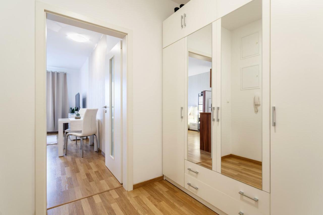 Golden Apartments Rezidence Nova Karolina オストラヴァ エクステリア 写真