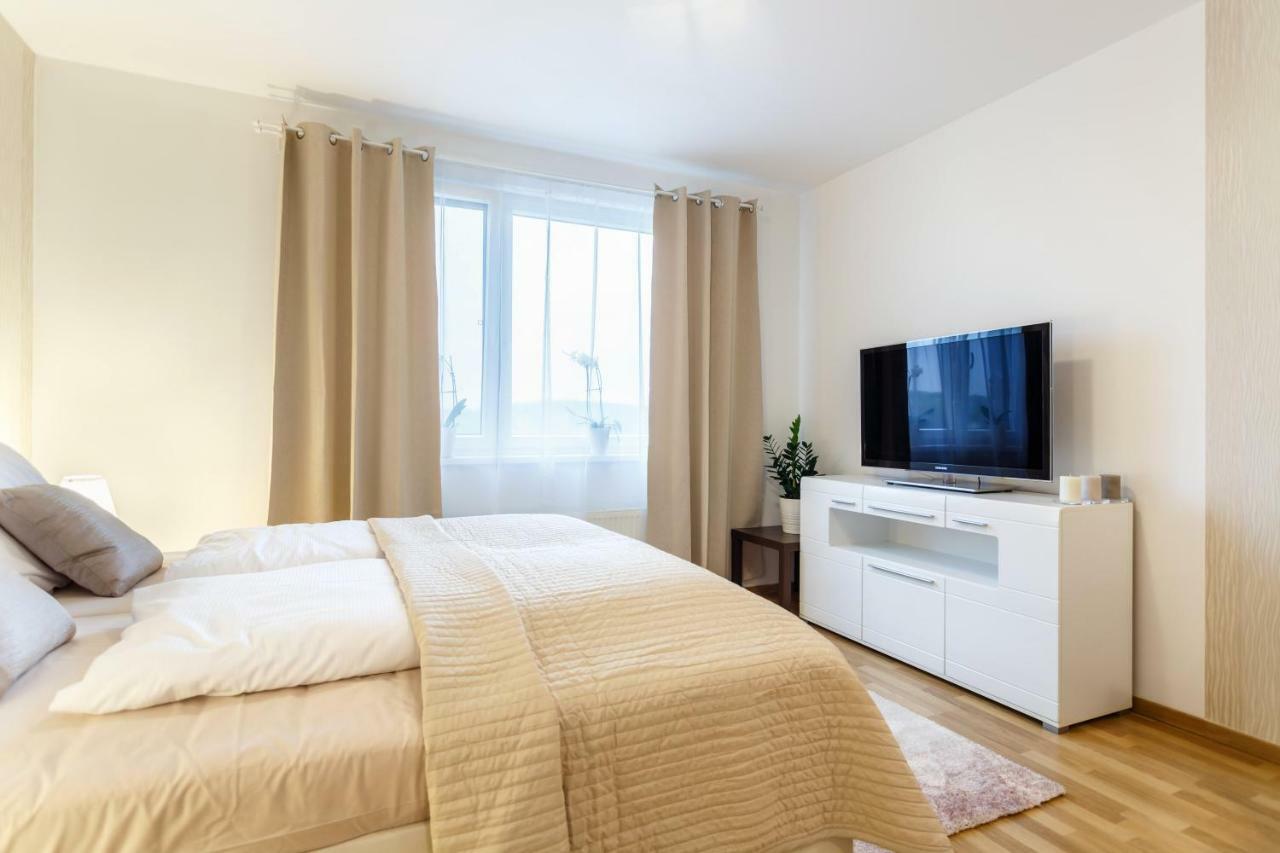 Golden Apartments Rezidence Nova Karolina オストラヴァ エクステリア 写真
