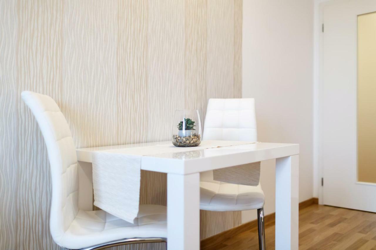 Golden Apartments Rezidence Nova Karolina オストラヴァ エクステリア 写真