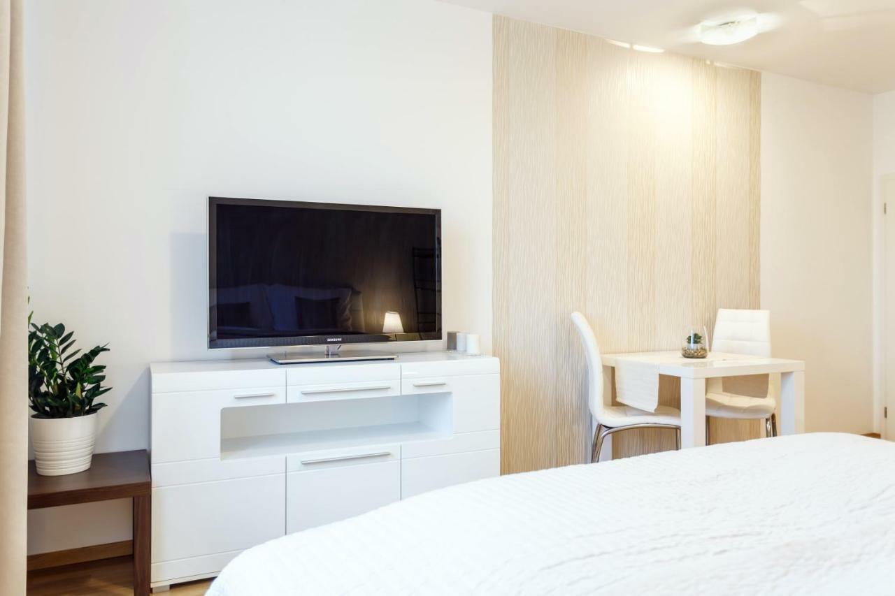 Golden Apartments Rezidence Nova Karolina オストラヴァ エクステリア 写真