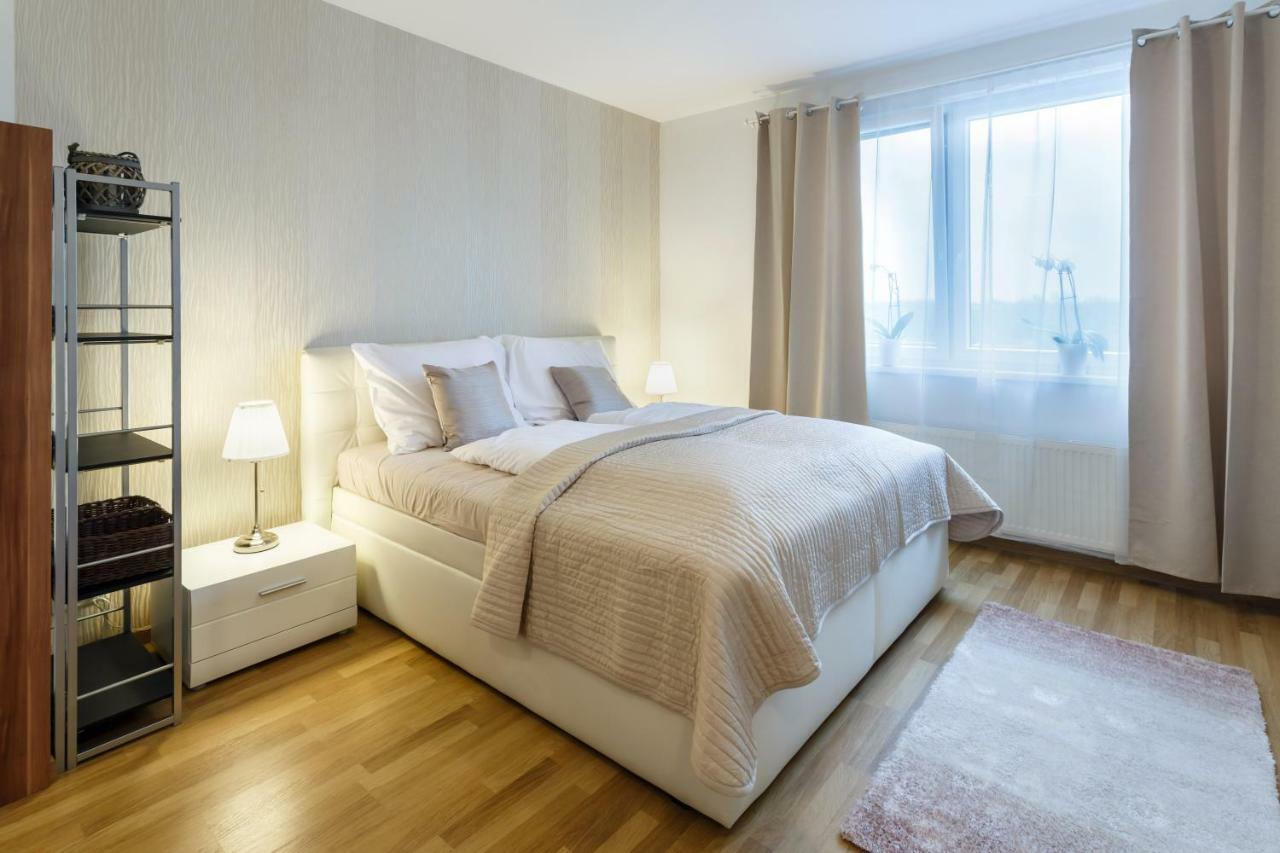 Golden Apartments Rezidence Nova Karolina オストラヴァ エクステリア 写真